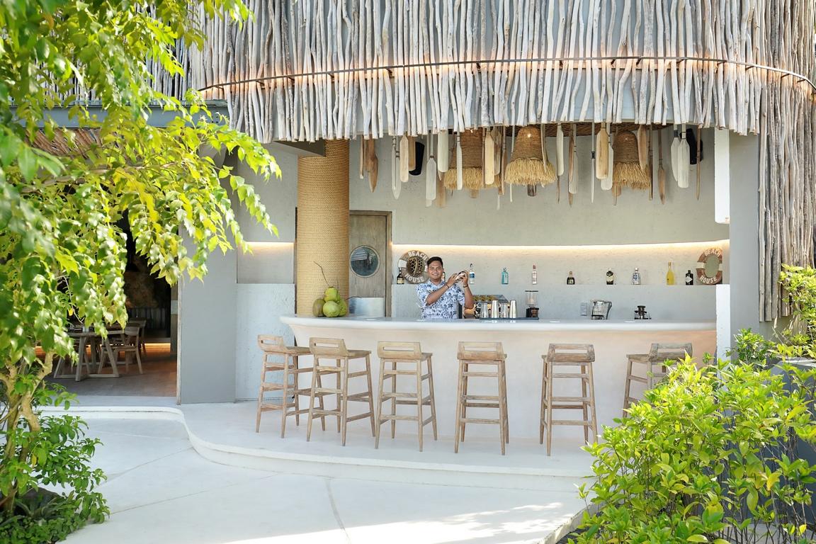 Cross Bali Breakers Hotel Jimbaran  Exterior photo